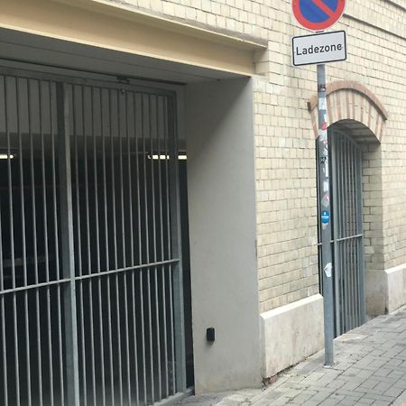 Moderne Galeriewohnung Mit Balkon Und Stellplatz Am Wenigemarkt Erfurt Exterior foto