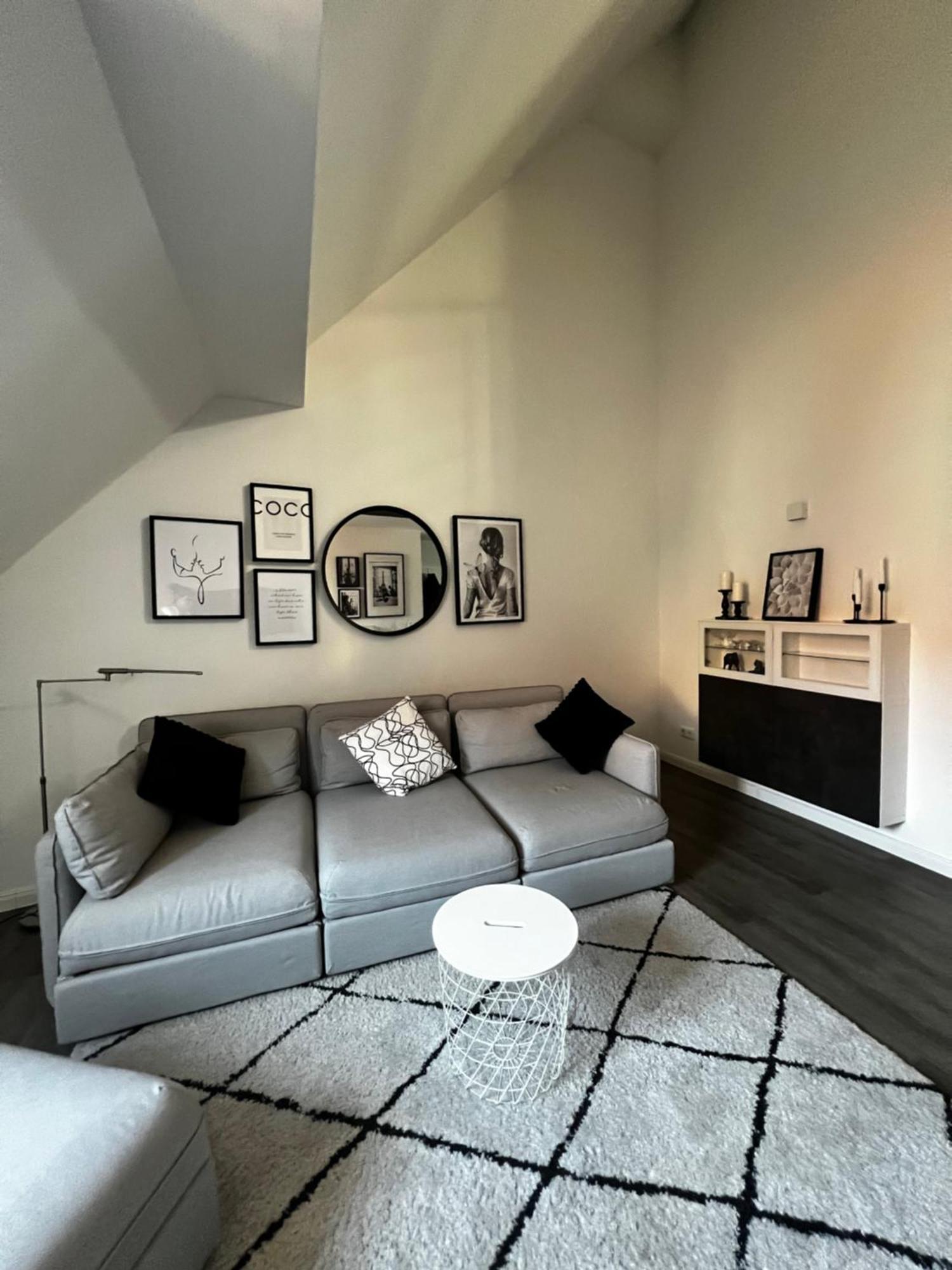 Moderne Galeriewohnung Mit Balkon Und Stellplatz Am Wenigemarkt Erfurt Exterior foto
