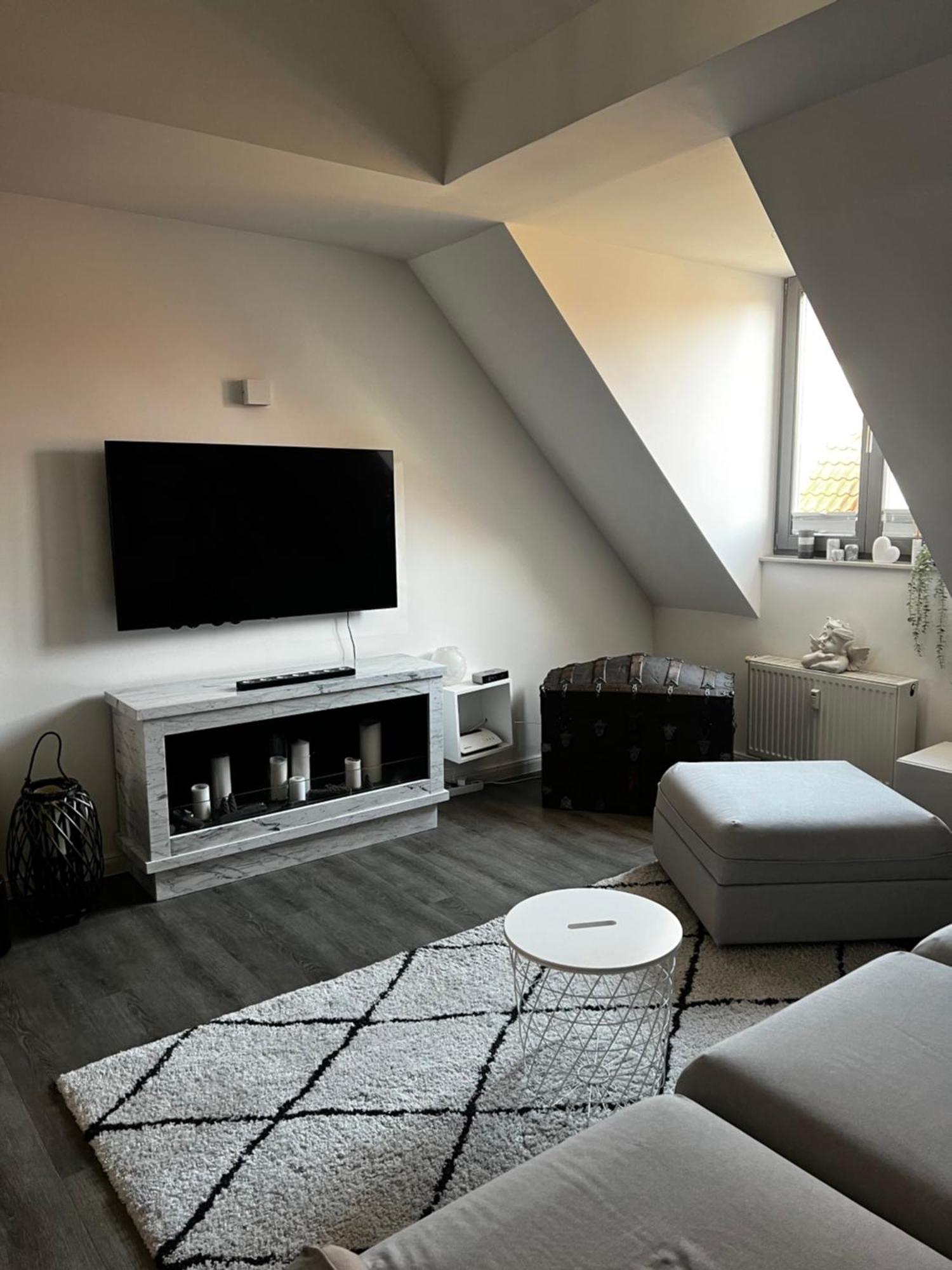 Moderne Galeriewohnung Mit Balkon Und Stellplatz Am Wenigemarkt Erfurt Exterior foto