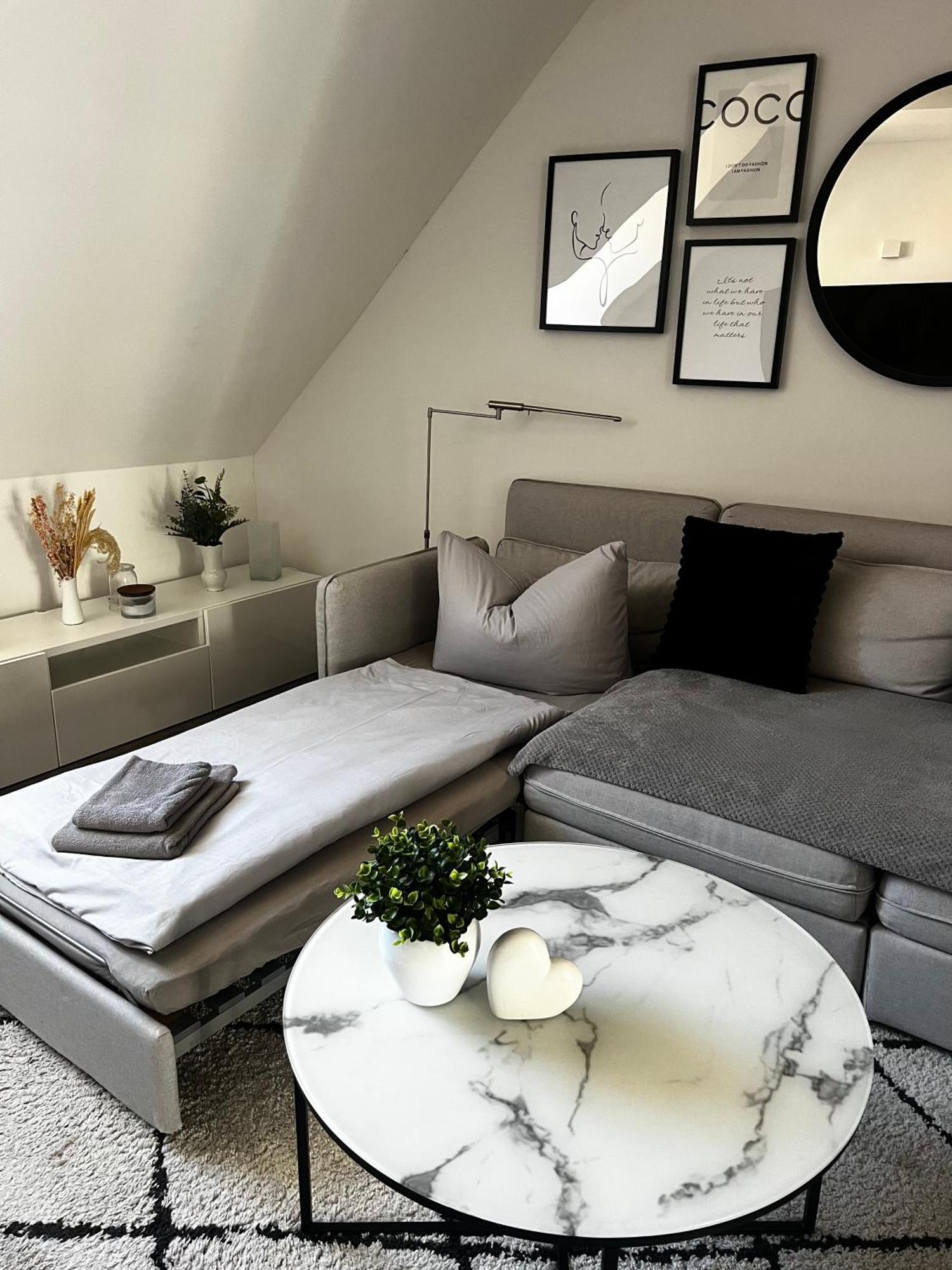 Moderne Galeriewohnung Mit Balkon Und Stellplatz Am Wenigemarkt Erfurt Exterior foto